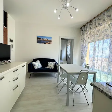 דירה With Sea View Terrace