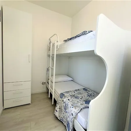 With Sea View Terrace דירה